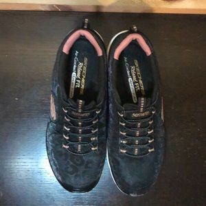 LADIES SKECHERS RELAXED FIT TRAINERS SPOTTED 12825 SLIP ON SOFT SHOES SIZE